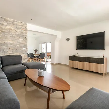 Beautiful In With Wifi Holiday home