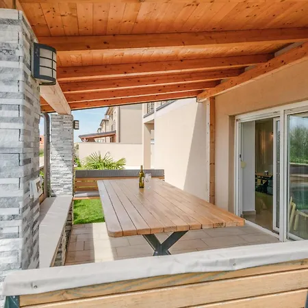Beautiful In With Wifi Holiday home Vodnjan