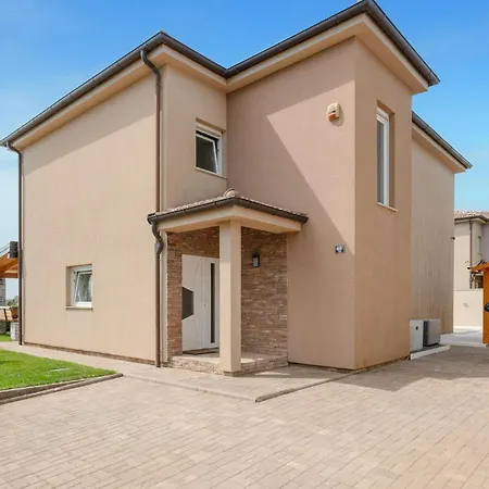 Amazing Home In Vodnjan